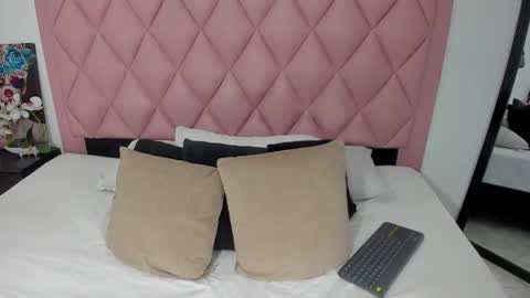 Snapshot of megan__monroe chatting on 09/14/25, 02:49 megan__monroe online show from 09/14/25, 02:49