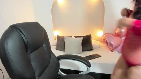 Snapshot of megan__monroe chatting on 09/20/25, 03:02 megan__monroe online show from 09/20/25, 03:02