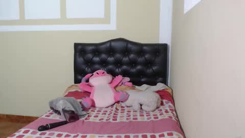 Snapshot of megan_bdsm chatting on 10/08/25, 04:10 Megan Bdsm online show from 10/08/25, 04:10