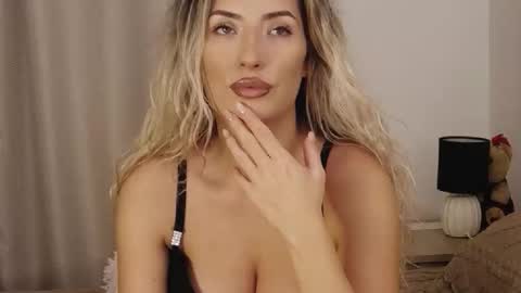 Megan Blazee  online show from 10/15/25, 06:19