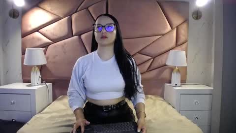 Snapshot of megan_blue5 chatting on 10/10/25, 02:38 Megan3 online show from 10/10/25, 02:38