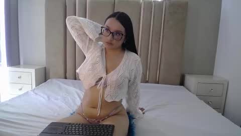 Snapshot of megan_blue5 chatting on 10/25/25, 02:13 Megan3 online show from 10/25/25, 02:13