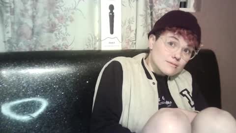 Megan and sophi online show from 12/22/24, 05:12