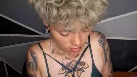 Megan and sophi online show from 02/14/26, 06:32