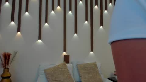 MEGAN COOPER online show from 10/24/25, 09:22