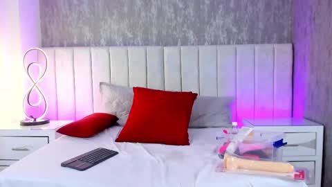 Carolina Paez online show from 02/18/25, 08:25