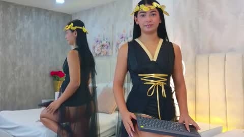 Carolina Paez online show from 10/30/25, 01:45