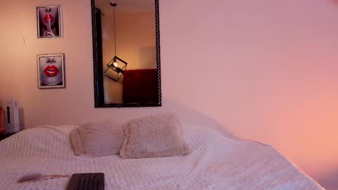 megan do santos online show from 09/24/25, 08:01