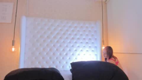 MEGAN online show from 04/26/26, 11:02
