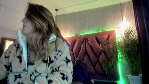    online show from 01/09/25, 02:33