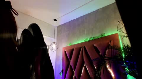    online show from 01/31/25, 02:48