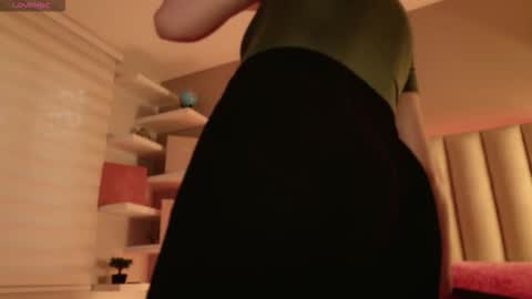     online show from 09/15/25, 12:05