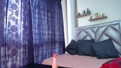 Snapshot of megan_n chatting on 02/19/25, 03:38 MEGAN online show from 02/19/25, 03:38
