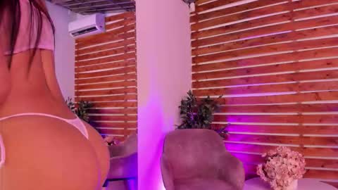 megan_raiin online show from 11/05/25, 09:20