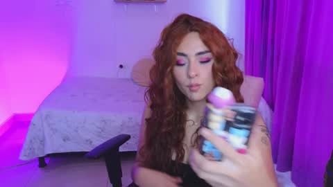                 Laura                 online show from 02/22/25, 09:59