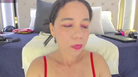 Snapshot of megan_rous2 chatting on 02/13/25, 12:57 megan online show from 02/13/25, 12:57