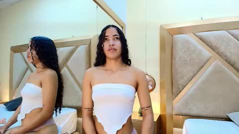 Megan Siner online show from 11/07/25, 02:50