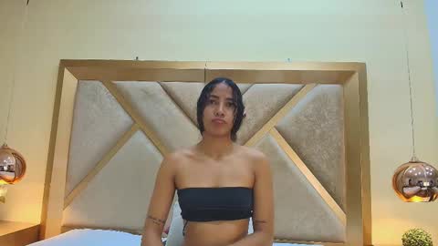 Megan Siner online show from 11/22/25, 01:10