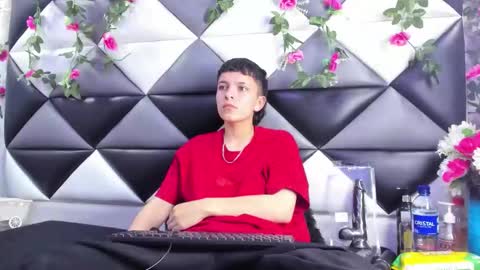 megan_thompsonn_ online show from 11/28/25, 02:47