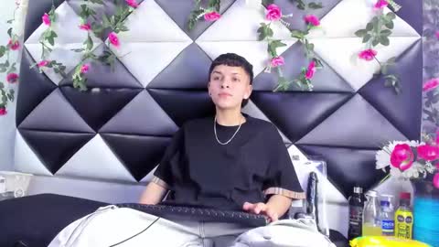 megan_thompsonn_ online show from 12/04/25, 02:21