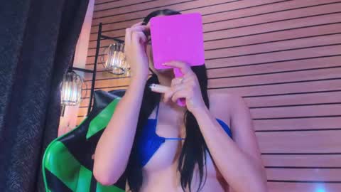 Snapshot of megan_vixenx chatting on 04/27/26, 01:25 megan_vixenx online show from 04/27/26, 01:25