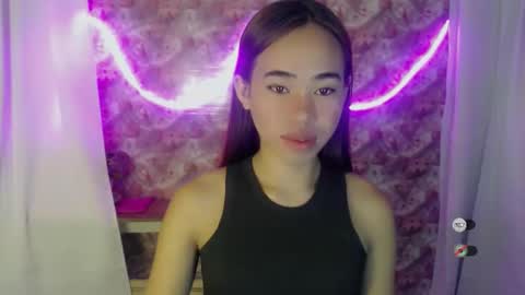 Snapshot of megan_younng chatting on 03/18/26, 01:36 MEGAN online show from 03/18/26, 01:36