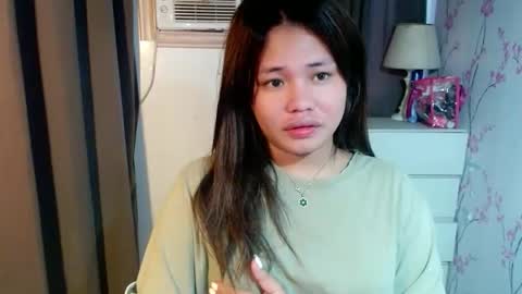 Snapshot of megan_younng chatting on 05/24/26, 02:49 MEGAN online show from 05/24/26, 02:49