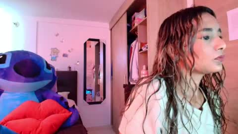 M E G A N   online show from 04/17/26, 08:12