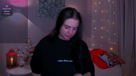 Meganberry online show from 12/18/25, 07:53