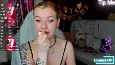 megancat333 online show from 06/15/26, 12:13