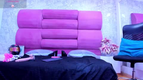 MeganFOXXI  online show from 02/07/25, 11:45