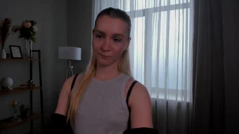 Elly online show from 04/19/26, 12:04