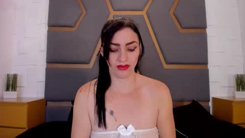 Snapshot of meganhofman chatting on 11/06/25, 11:33 Megan Hofman online show from 11/06/25, 11:33