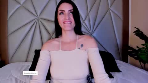 Snapshot of meganhofman chatting on 11/25/25, 03:28 Megan Hofman online show from 11/25/25, 03:28