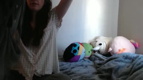 Megan online show from 10/17/25, 05:04