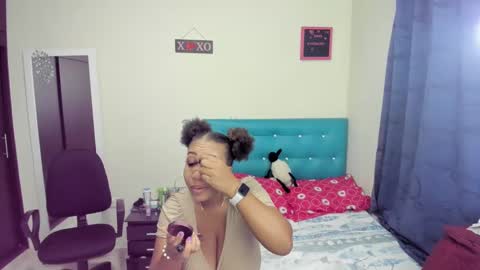 megan        online show from 02/19/25, 02:55