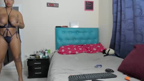 megan        online show from 03/12/25, 07:06