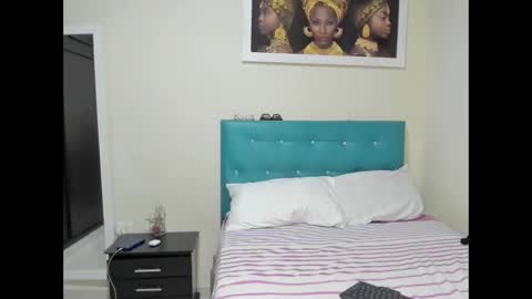 megan        online show from 09/30/25, 02:38