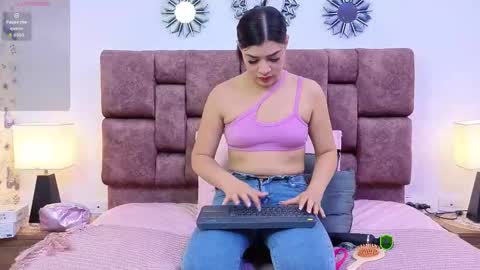 Snapshot of meganmistress_ chatting on 02/02/26, 12:04 MeganM online show from 02/02/26, 12:04