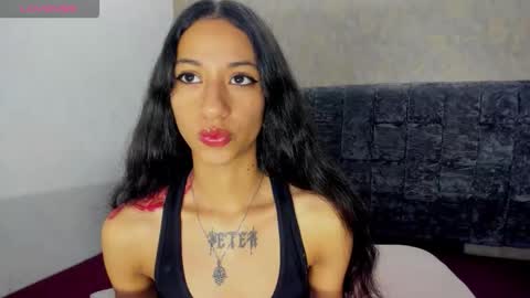 Snapshot of megannbabby chatting on 11/24/25, 08:41 online show from 11/24/25, 08:41