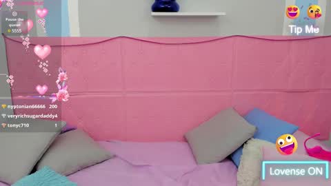 Snapshot of meganqueen2 chatting on 02/22/25, 01:00 Megan Queen online show from 02/22/25, 01:00