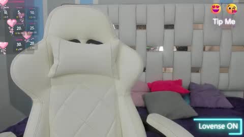 Megan Queen online show from 11/15/25, 01:07