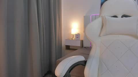 Megan Queen online show from 05/13/26, 12:24