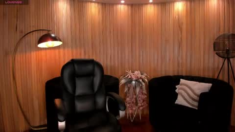 Snapshot of meganscottx chatting on 05/21/26, 11:39 Megan online show from 05/21/26, 11:39