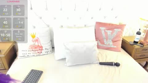 Megan online show from 09/26/25, 12:09