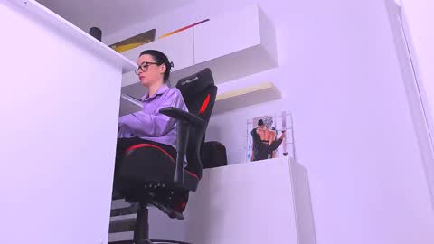 Megan online show from 12/20/24, 10:00