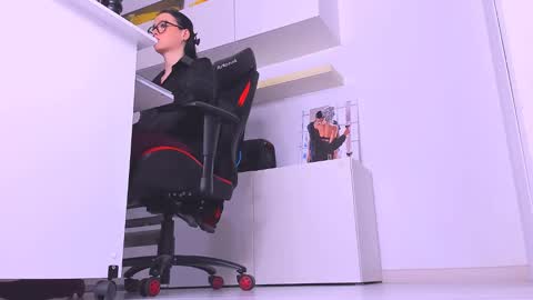 Megan online show from 01/11/25, 04:25