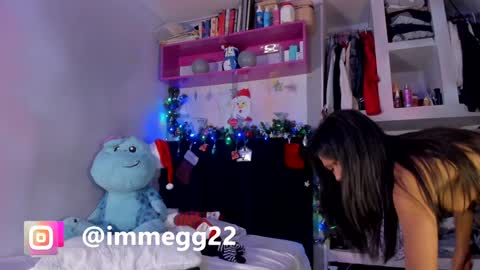 Snapshot of meganthompsonn chatting on 12/07/24, 09:17 Megan online show from 12/07/24, 09:17