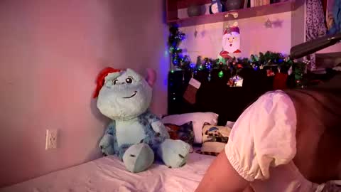 Snapshot of meganthompsonn chatting on 12/22/24, 01:00 Megan online show from 12/22/24, 01:00