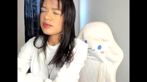 Snapshot of meganthompsonn chatting on 06/19/26, 12:20 Megan online show from 06/19/26, 12:20